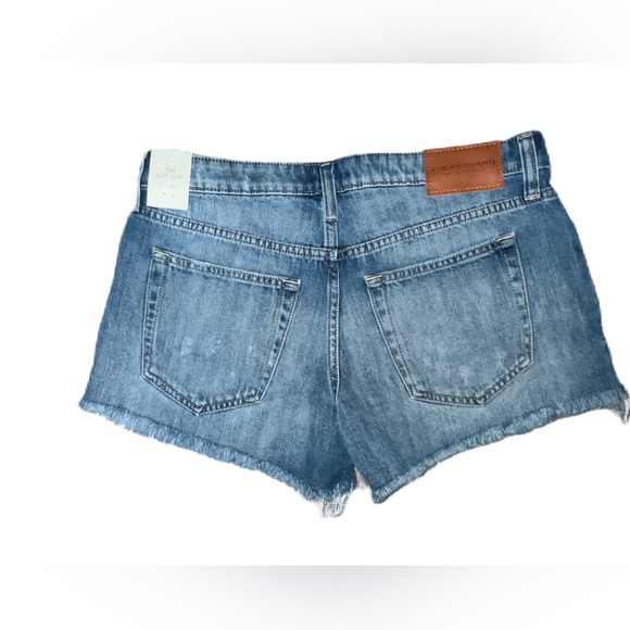 NWT Lucky Brand The Cut Off Distressed Jean Shorts Size 6/28 - Picture 3 of 9